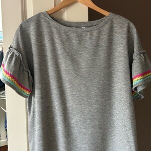 crown & ivy Heather Gray Tee with Vibrant Sleeve Trim